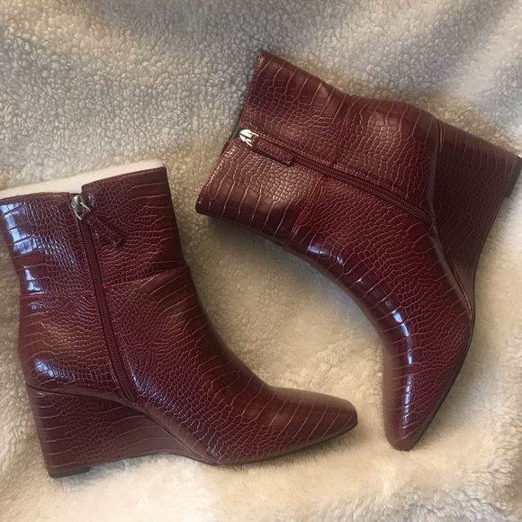 NWT ELOQUII Size 10W Wedge Ankle Booties - Picture 3 of 4
